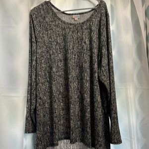 Lularoe lynnae top